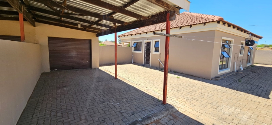 3 Bedroom Property for Sale in Kimdustria Northern Cape